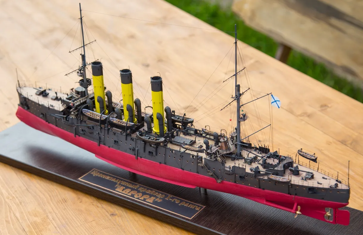 Модель корабля Бронепалубный крейсер I-го ранга "АВРОРА" - Верфь на Столе