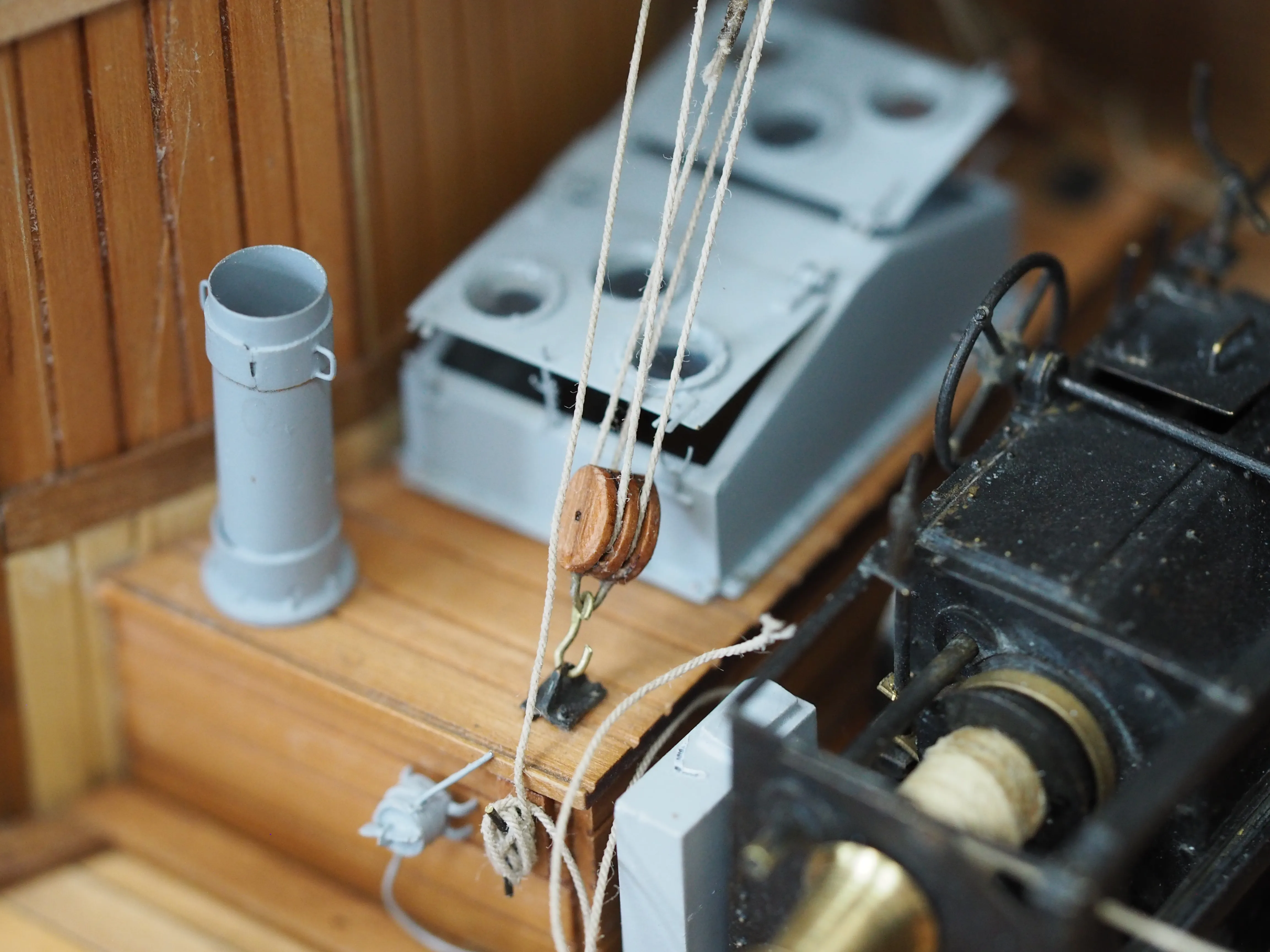 Модель корабля 17 метровый траловый рыболовный бот ГДР - Верфь на Столе