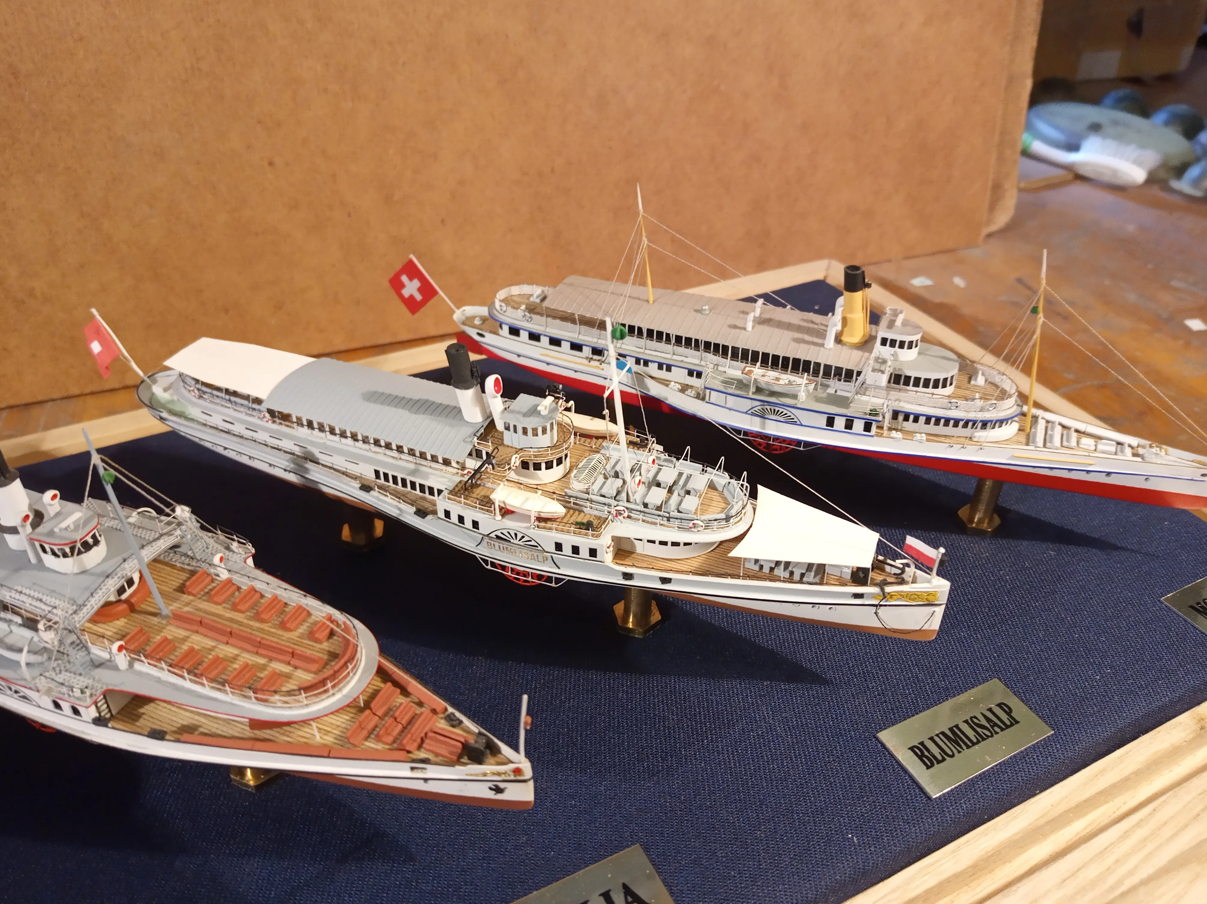 Модель корабля Колёсные пароходы Швейцарских озёр - Верфь на Столе