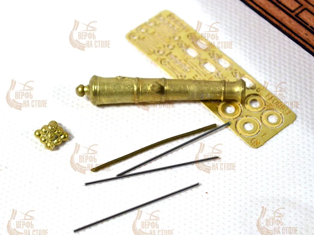 Фрагмент палубы с пушкой и шпилем (плюс инструменты)