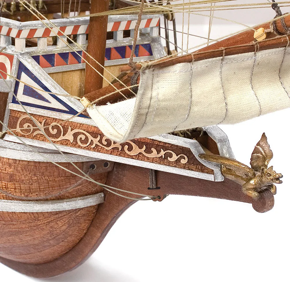 HMS Revenge + (Полный набор инструментов, клея и краски) HMS Revenge + (Полный набор инструментов, клея и краски)