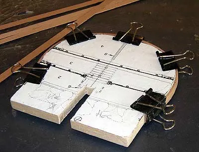 Выклеивание шпангоута