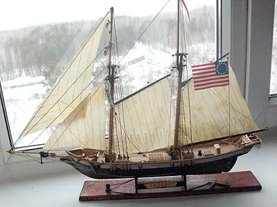 Модель парусника Newport фирмы Mamoli