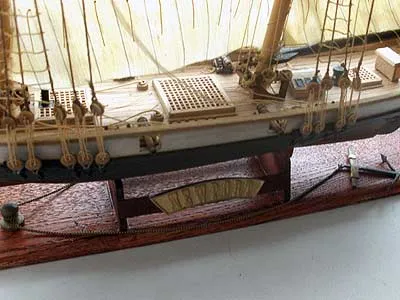 Модель парусника Newport фирмы Mamoli