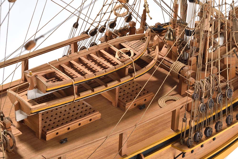 HMS Bounty (Баунти) + (Стартовый набор инструментов) HMS Bounty (Баунти) + (Стартовый набор инструментов)