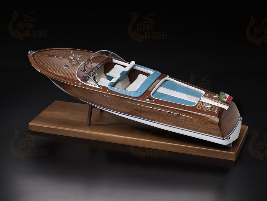 Сборная модель моторной лодки Riva Aquarama 1970 Сборная модель моторной лодки Riva Aquarama 1970