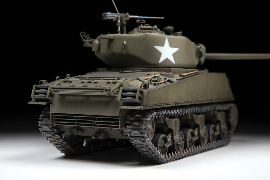 Американский средний танк М4А3 (76) W "Шерман" с 76-мм пушкой подарочный набор Американский средний танк М4А3 (76) W "Шерман" с 76-мм пушкой подарочный набор
