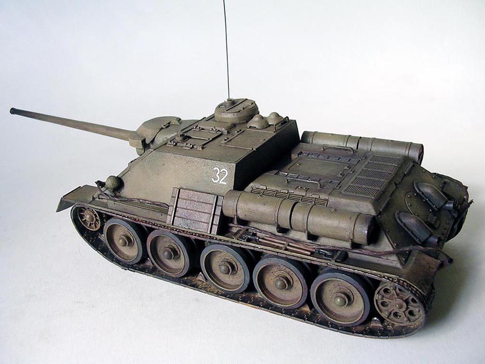 Советский истребитель танков "СУ-100" Советский истребитель танков "СУ-100"