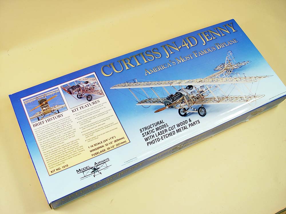 Деревянная модель самолета Биплан Curtiss Jn-4D Jenny Деревянная модель самолета Биплан Curtiss Jn-4D Jenny