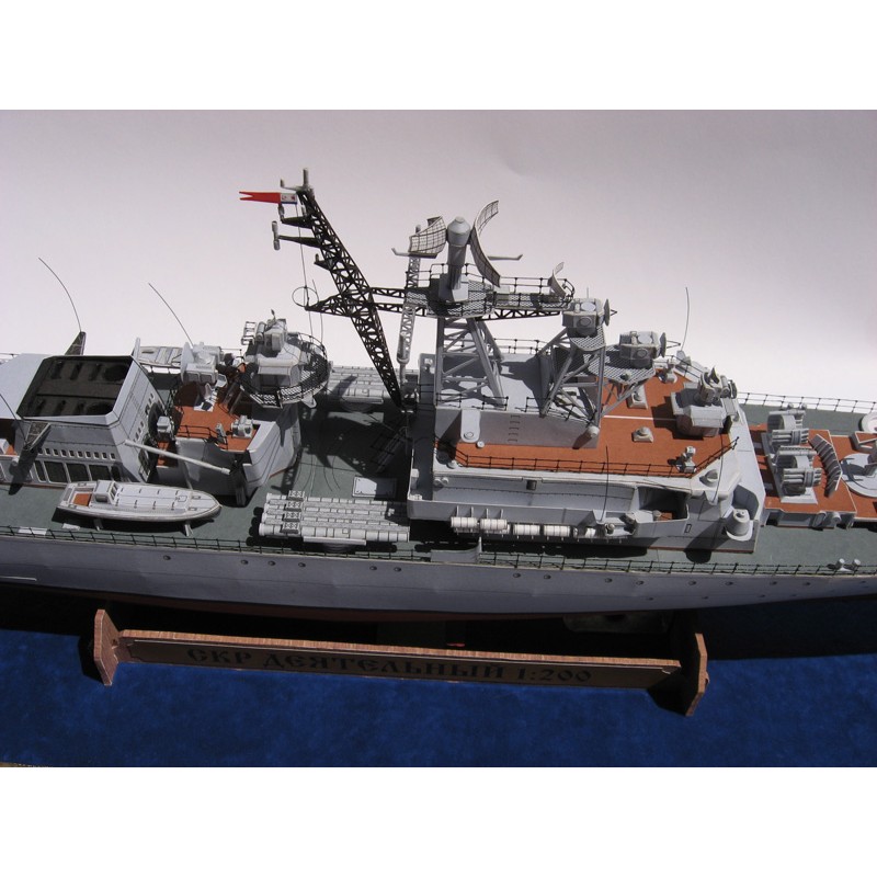 Модель из картона сторожевой корабль проекта 1135 "Деятельный", СССР 1975 г Модель из картона сторожевой корабль проекта 1135 "Деятельный", СССР 1975 г