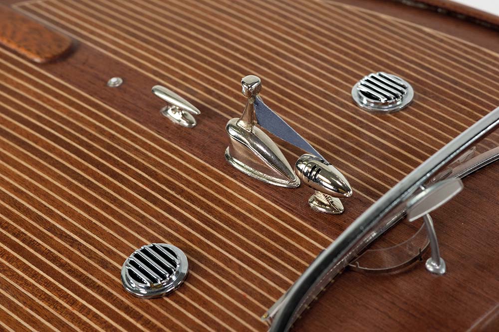 Гоночный катер Riva Aquarama 1970 + (Полный набор инструментов, основание и трансмиссия) Гоночный катер Riva Aquarama 1970 + (Полный набор инструментов, основание и трансмиссия)