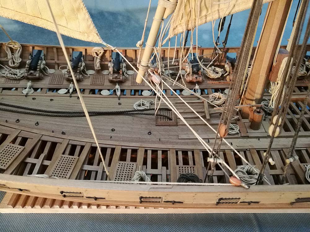 модель корабля для сборки Le Requin 1750 (адмиралтейская версия) модель корабля для сборки Le Requin 1750 (адмиралтейская версия)