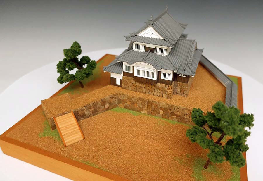 Замок Matsuyama + (Стартовый набор инструментов) Замок Matsuyama + (Стартовый набор инструментов)
