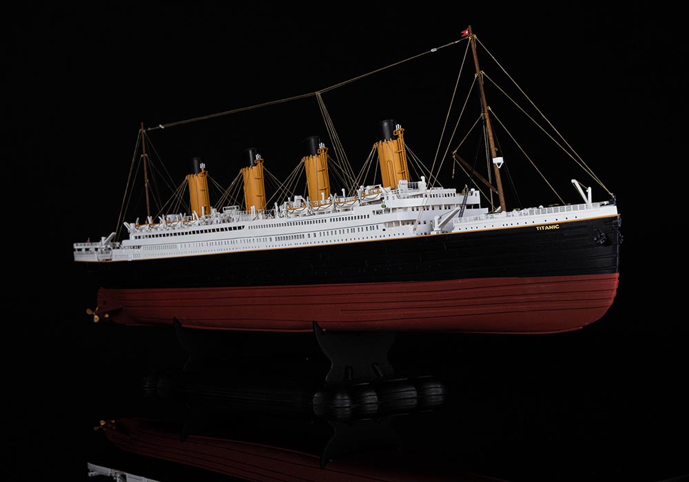 RMS TITANIC (Титаник) + (Стартовый набор инструментов) RMS TITANIC (Титаник) + (Стартовый набор инструментов)