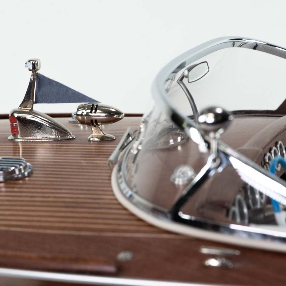Сборная модель моторной лодки Riva Aquarama 1970 Сборная модель моторной лодки Riva Aquarama 1970