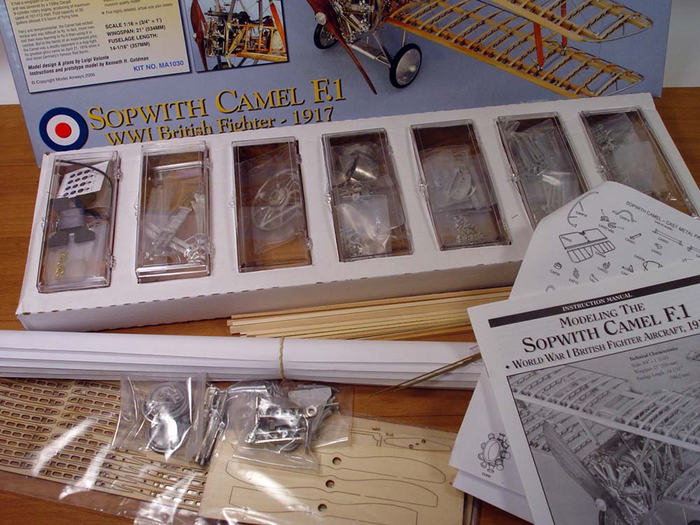 Деревянная модель самолета Биплан Sopwith Camel F1