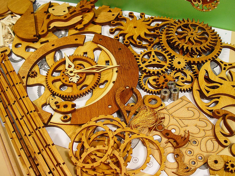 Набор для сборки часы. Деревянные часы. Деревянные механизмы. Часы с механизмом из дерева. Механические деревянные часы.