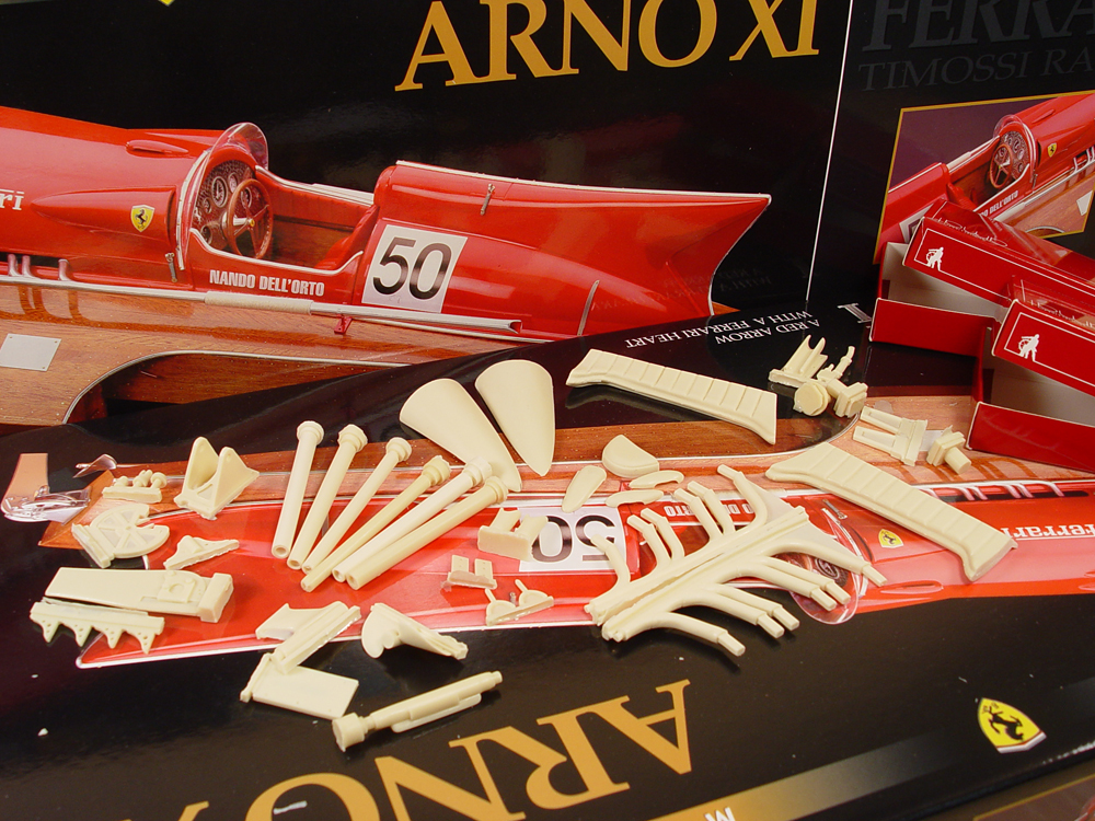 катера Ferrari Arno XI + (Полный набор инструментов, клея и лак)