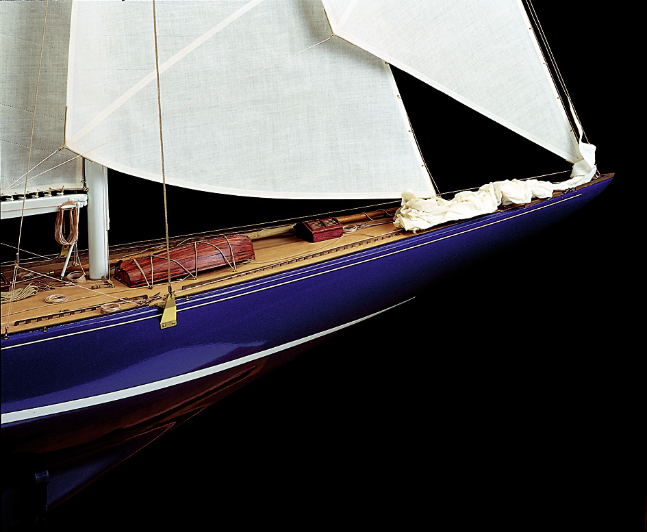 модель яхты Endeavour America's cup 1934 challenger модель яхты Endeavour America's cup 1934 challenger