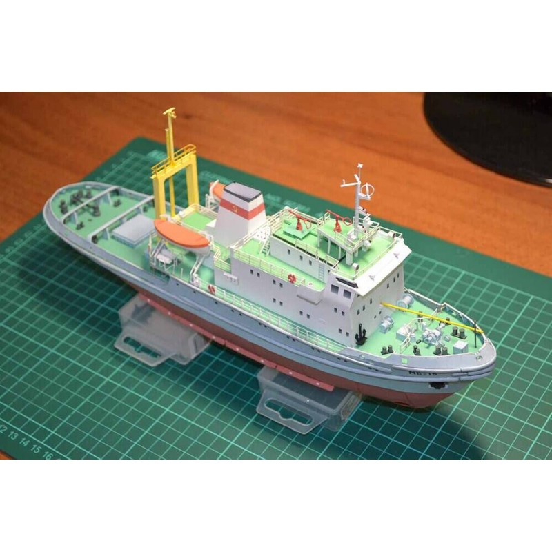 Модель из картона морской буксир пр. 714 МБ-15, СССР 1977 г. Модель из картона морской буксир пр. 714 МБ-15, СССР 1977 г.