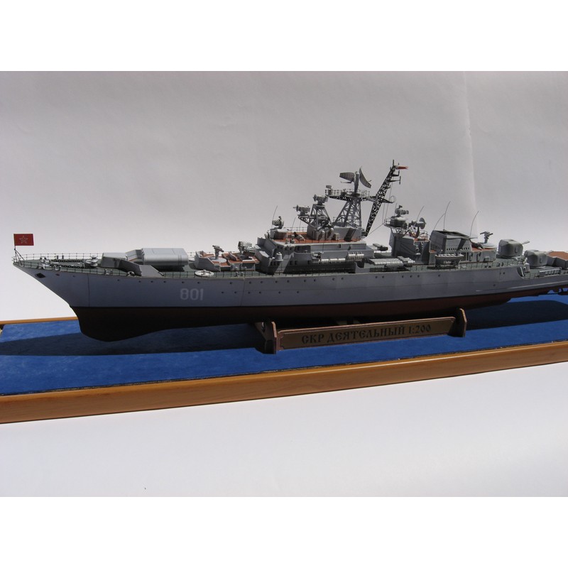 Модель из картона сторожевой корабль проекта 1135 "Деятельный", СССР 1975 г Модель из картона сторожевой корабль проекта 1135 "Деятельный", СССР 1975 г