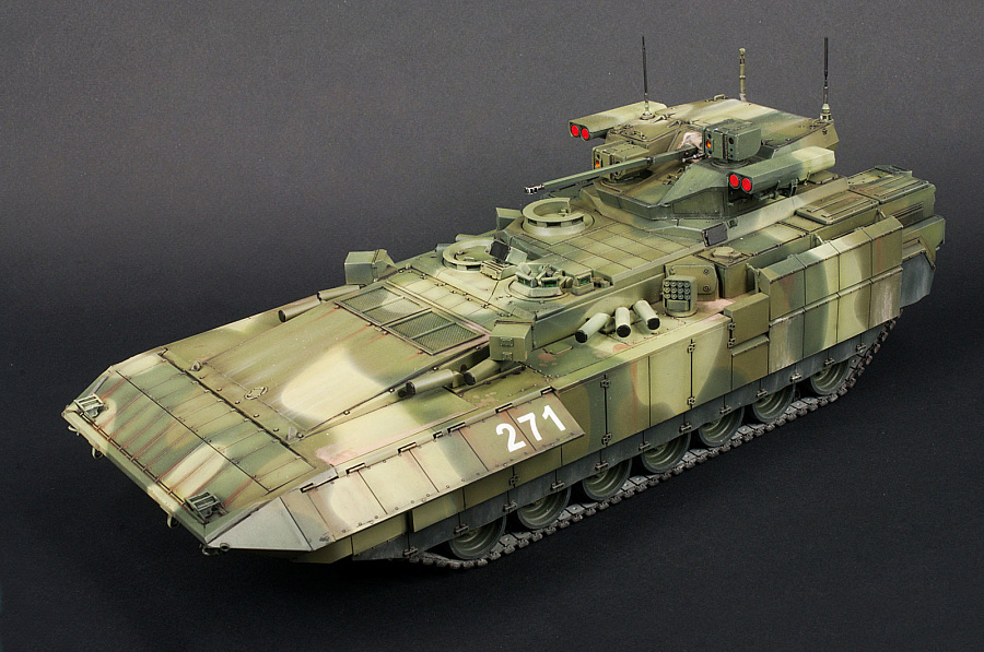 Российская тяжелая боевая машина пехоты ТБМПТ Т-15 "Армата" Российская тяжелая боевая машина пехоты ТБМПТ Т-15 "Армата"