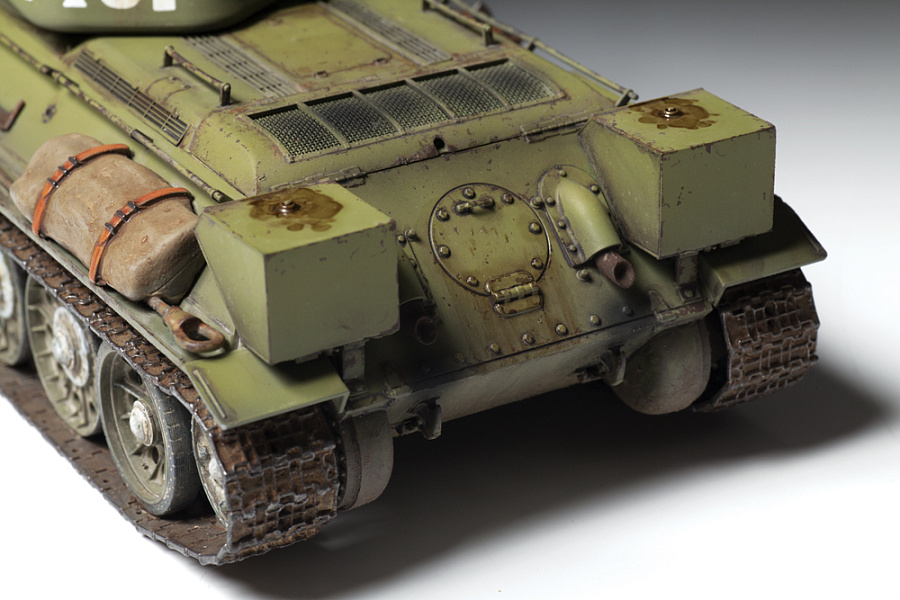 Советский средний танк Т-34/76, обр. 1942 г. подарочный набор Советский средний танк Т-34/76, обр. 1942 г. подарочный набор