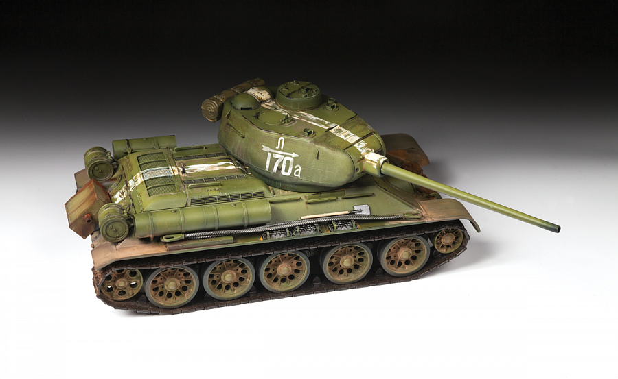 Советский средний танк "Т-34/85" (обр.1944) подарочный набор Советский средний танк "Т-34/85" (обр.1944) подарочный набор
