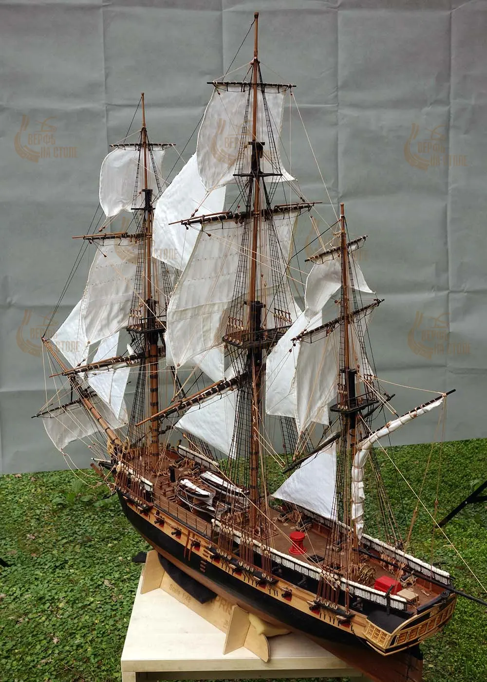 модель корабля для сборки HMS Surprise (полная версия) модель корабля для сборки HMS Surprise (полная версия)