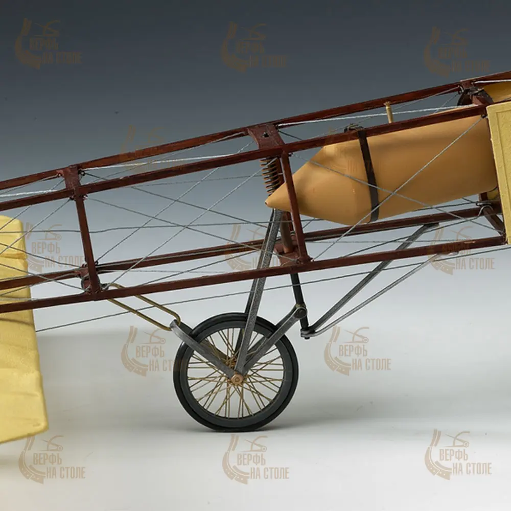 модель самолета Bleriot XI