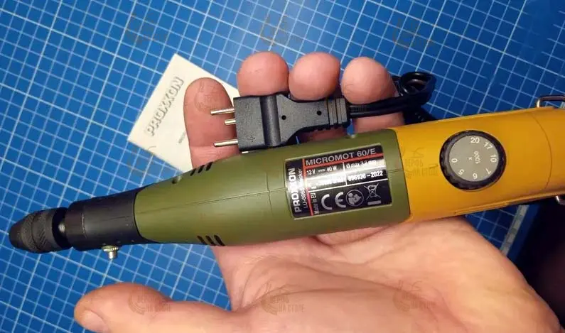Бормашина Proxxon MICROMOT 60/EF (28512) + Блок питания регулируемый (28707) и набор сверл (28874) 28512